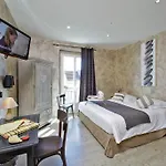 Hotel Logis Restaurant Le Lascaux 3*