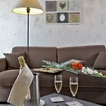 Logis Restaurant Le Lascaux Hotel 3*
