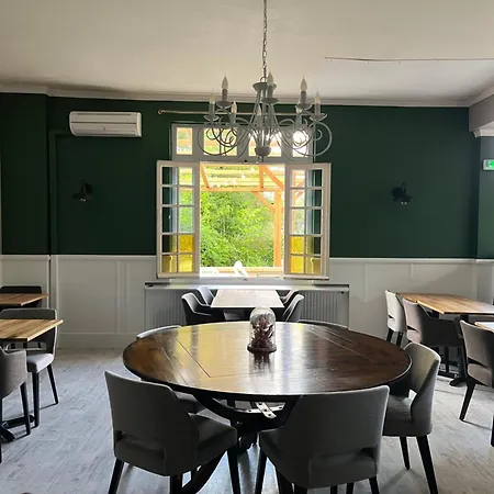 Logis Restaurant Le Lascaux Hotel 3*