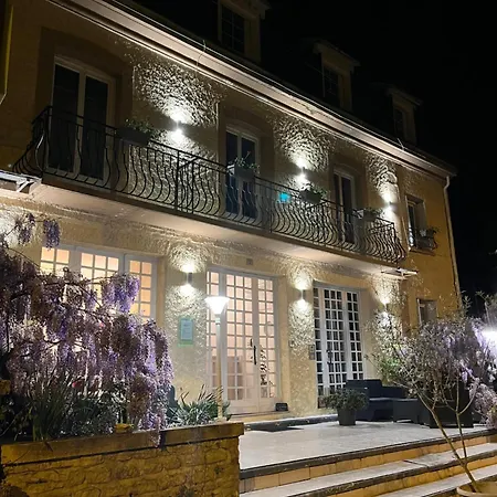 Hotel Logis Restaurant Le Lascaux 3*