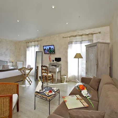 Hotel Logis Restaurant Le Lascaux
