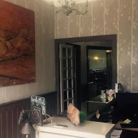 Logis Restaurant Le Lascaux Hotel