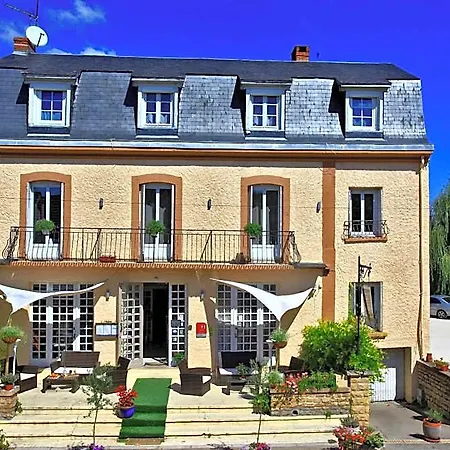 Logis Restaurant Le Lascaux Hotel