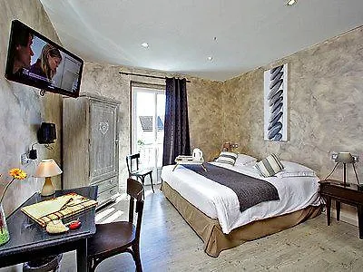 Hotel Logis Restaurant Le Lascaux 3*